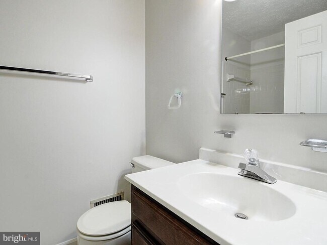 Building Photo - 7990 Quay Ct