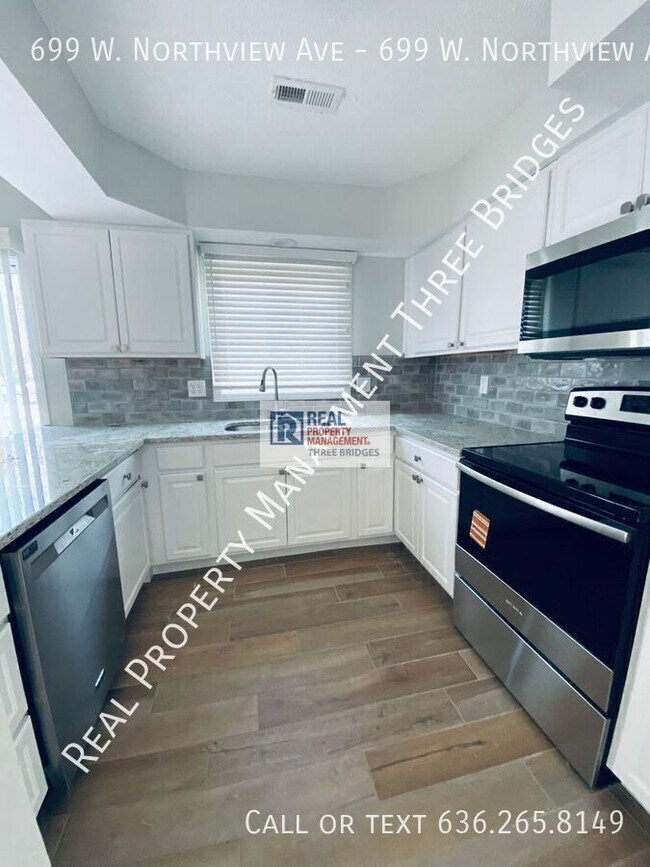 Building Photo - 699 W Northview Ave