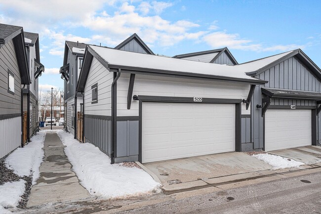 Building Photo - Stunning Wheat Ridge townhome - Available ...