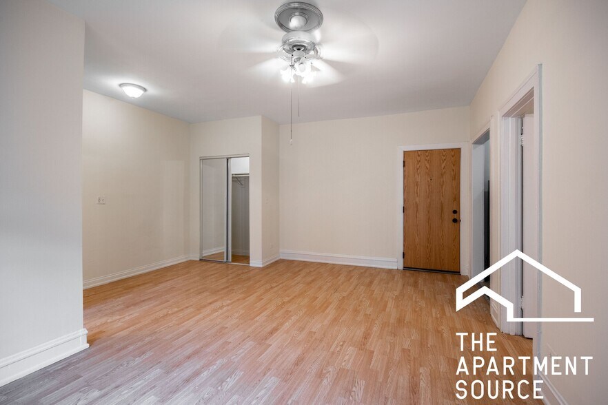 Building Photo - 4851 N Damen Ave