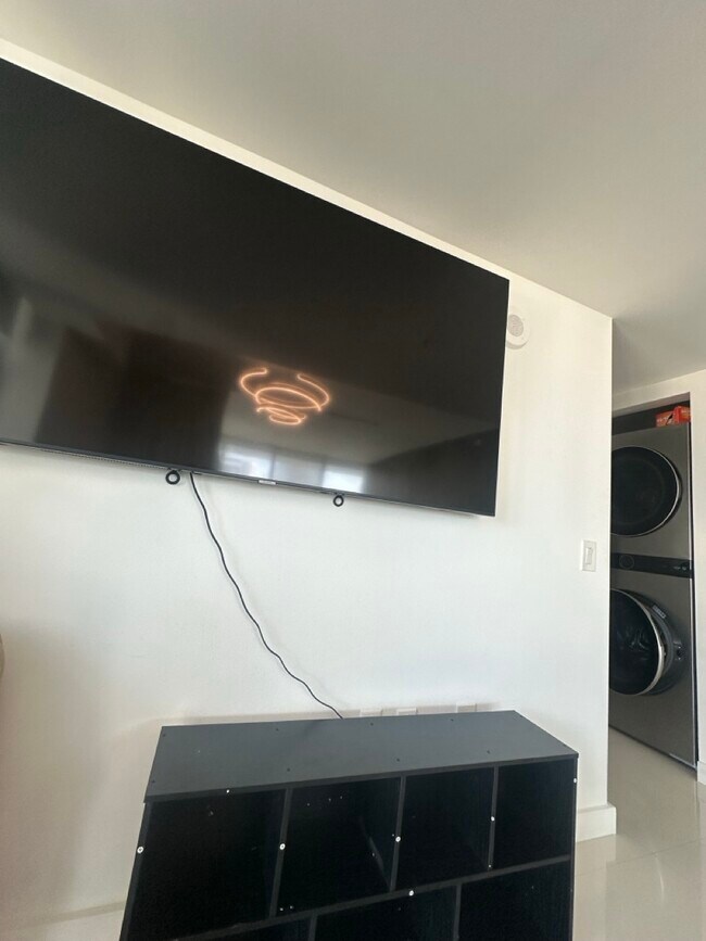 Building Photo - 41 SE 5th St