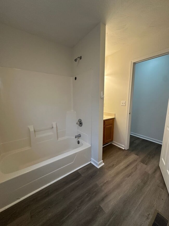 Building Photo - 1659 W Kole Dr