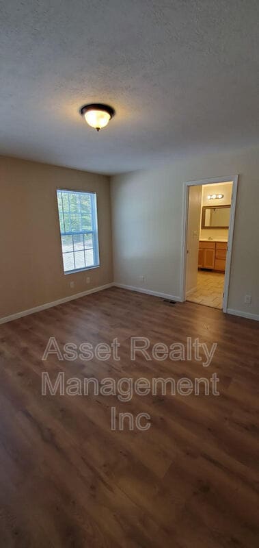 Building Photo - 302 Joel Rd