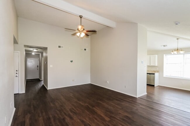 Building Photo - 9506 Lost Eagle Dr