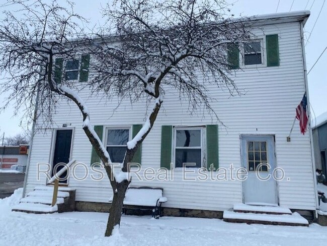 Primary Photo - 124 S Chillicothe St