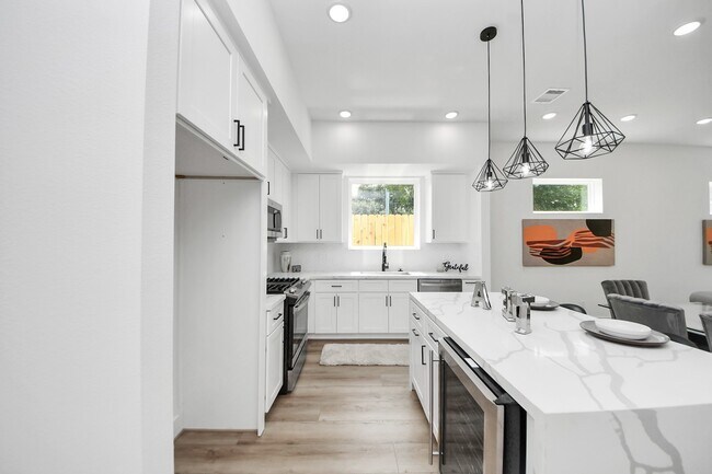 Building Photo - 3118 Wentworth St