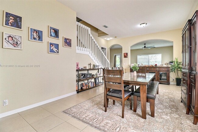 Building Photo - 1094 Grove Park Cir