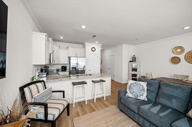 Building Photo - 4013 Blue Water Dr