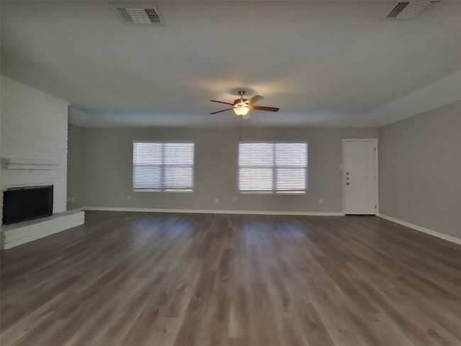 Building Photo - 17506 Sundrop Ln