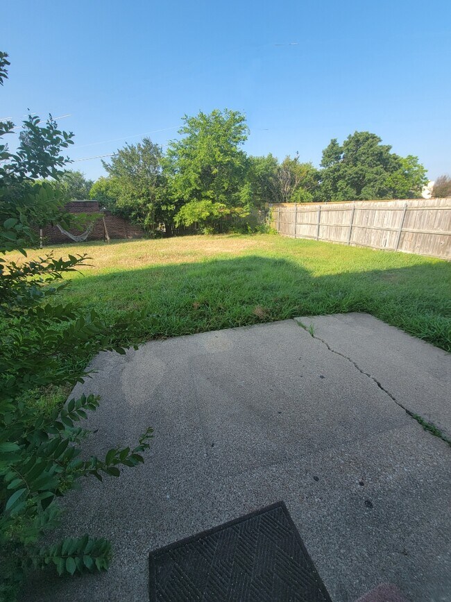 Building Photo - 7618 Clairmont Ave
