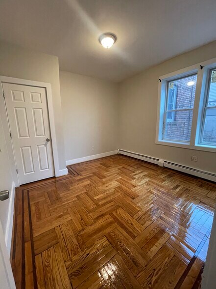 901 Bergen St 2A - 905 Bergen St