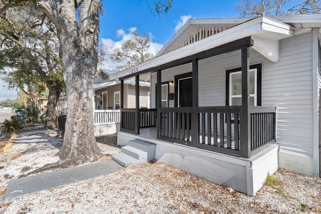 Building Photo - Drive By And Appy! $25 App Fee! Cute 2bdrm...