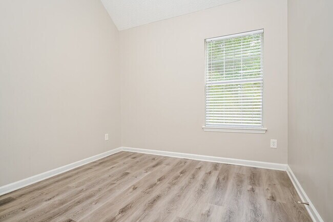 Building Photo - 223 Millstone Dr