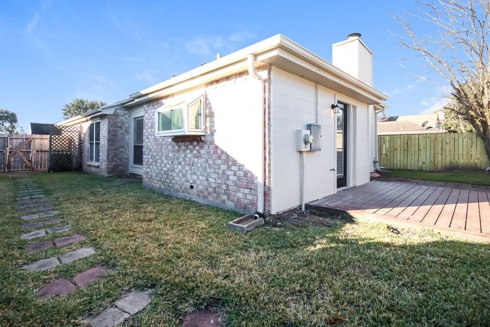 Building Photo - 8506 Deer Meadow Dr