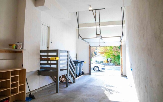 Building Photo - 171 N Main St