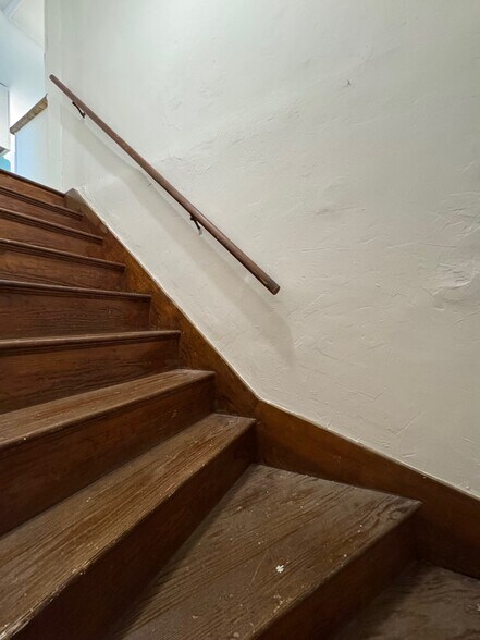 Building Photo - 57 Clarendon Ave