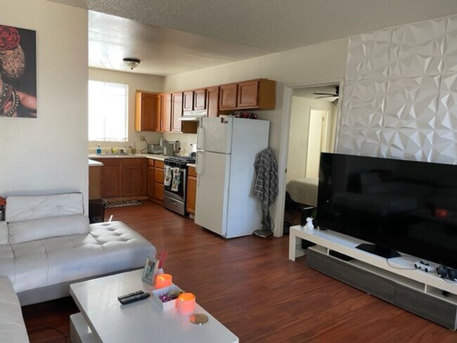 Building Photo - 792 Terminio Ave Long Beach CA 90804