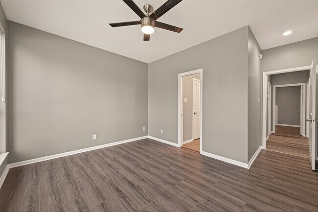 Building Photo - 7203 Timberlake Dr