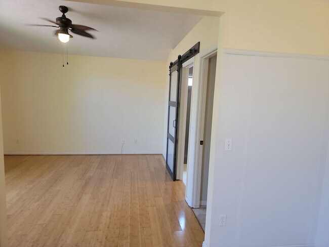 Building Photo - Stunning 4 Bedroom Home in Ivins with Red ...
