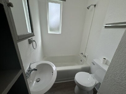 Building Photo - Charming 2 Bedroom Home in Seneca