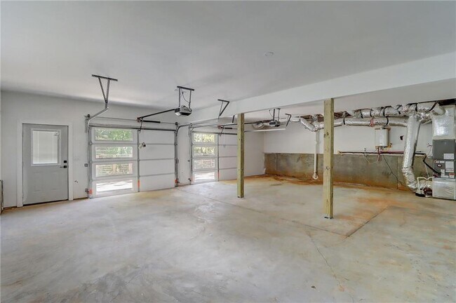 Building Photo - 2014 Cambridge Ave