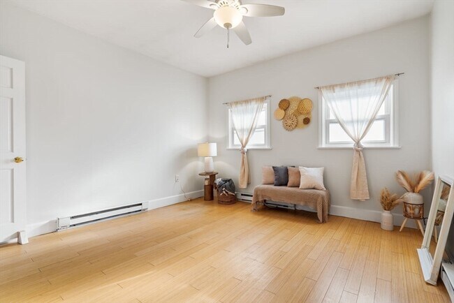 Building Photo - 377 Dorchester St