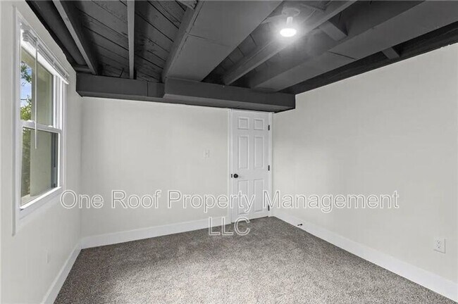 Building Photo - 8105 E 80th Terrace