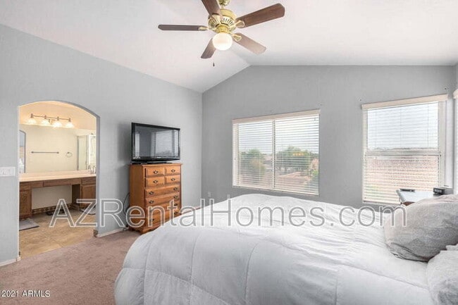 Building Photo - 3618 N Santiago Cir