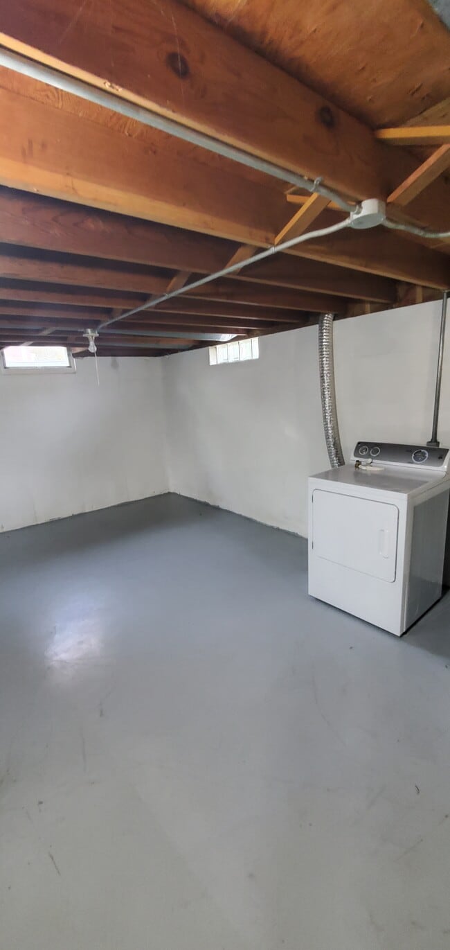 Building Photo - 1163 Higgins Ave