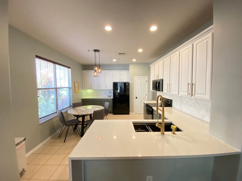 Building Photo - 8763 Coco Plum Pl