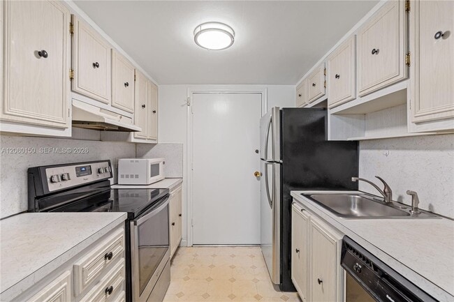 Building Photo - 15888 SW 95th Ave