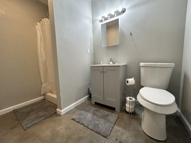 Building Photo - 110 W Main St