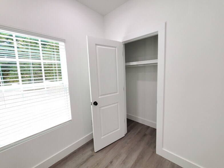 Building Photo - 818 Berry Rd