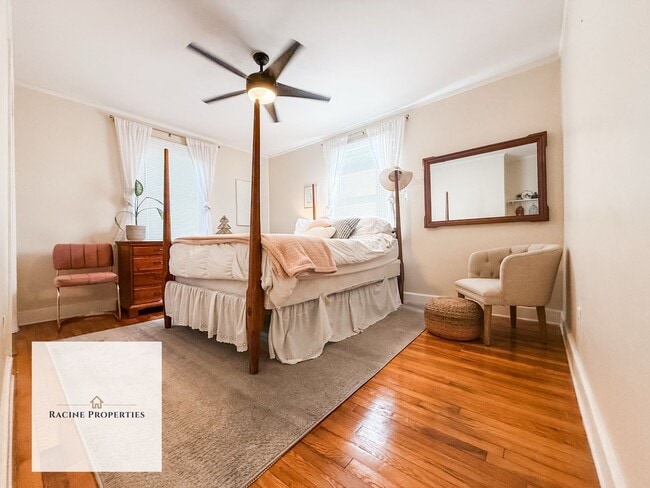 Building Photo - Two-bedroom cottage available near Downtown Greenville