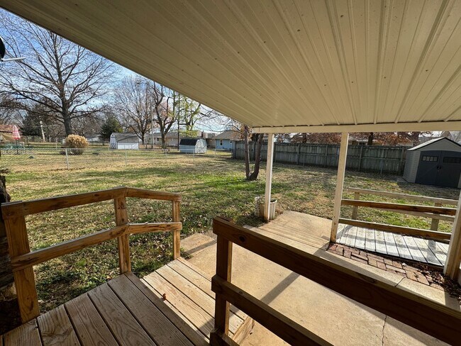 Building Photo - Gorgeous 3 bedroom, 2 bath home in a great Springfield neighborhood!