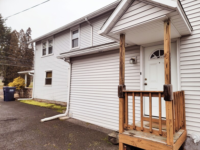 ENTRY TO 2ND FLOOR - 1294 Bloom Rd