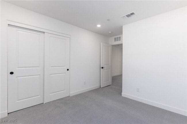 Building Photo - 2611 Aversa St