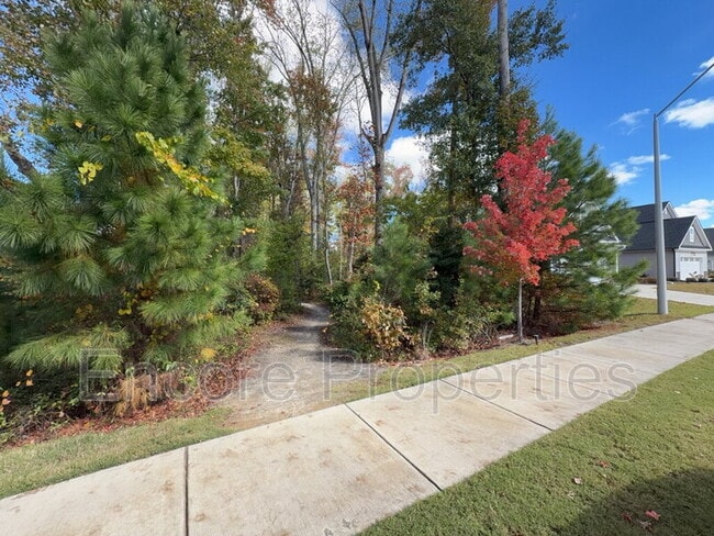 Building Photo - 2211 Montebell View Dr