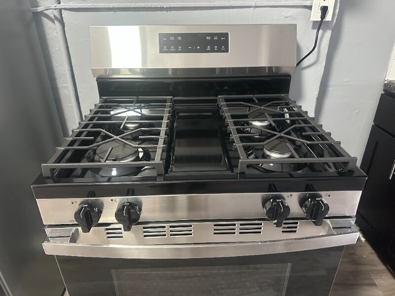 Building Photo - 129 3rd St