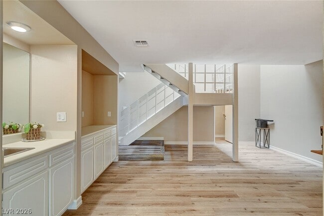 Building Photo - 2408 El Cortez Ave