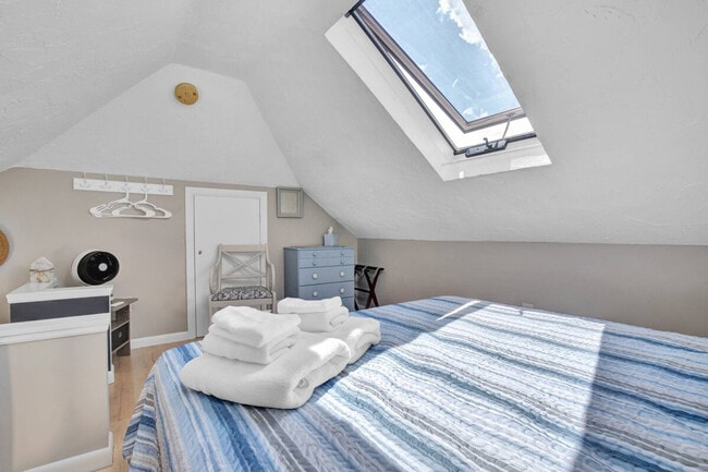 Building Photo - 14 Jones Ave