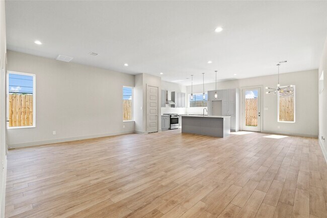 Building Photo - 5726 Rucio Ln