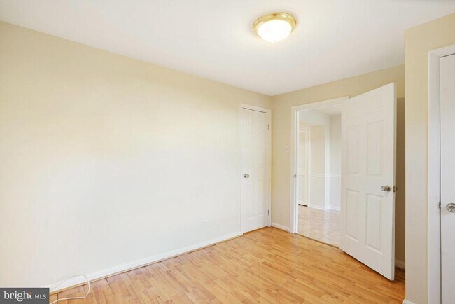 Building Photo - 4339 Cedarlake Ct