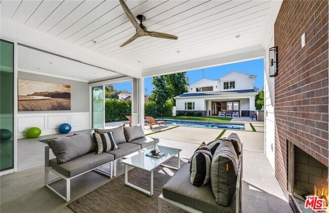 Building Photo - 4710 Noeline Ave