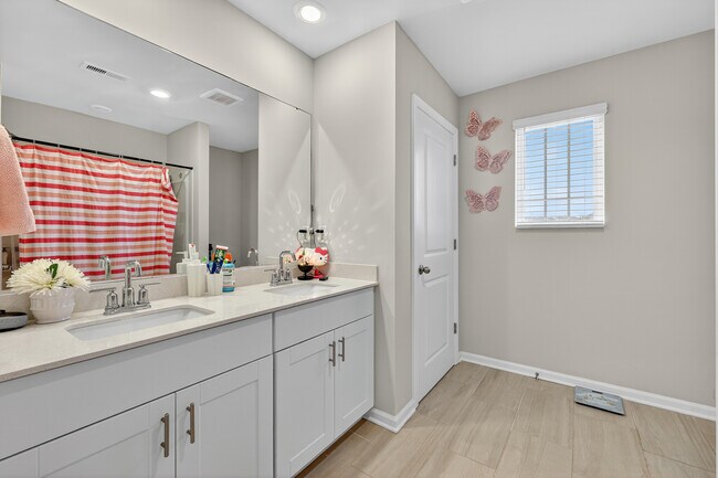 Building Photo - 103 Bird Dog Dr