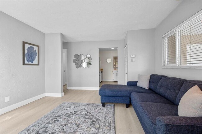 Building Photo - 1513 56th Ave N