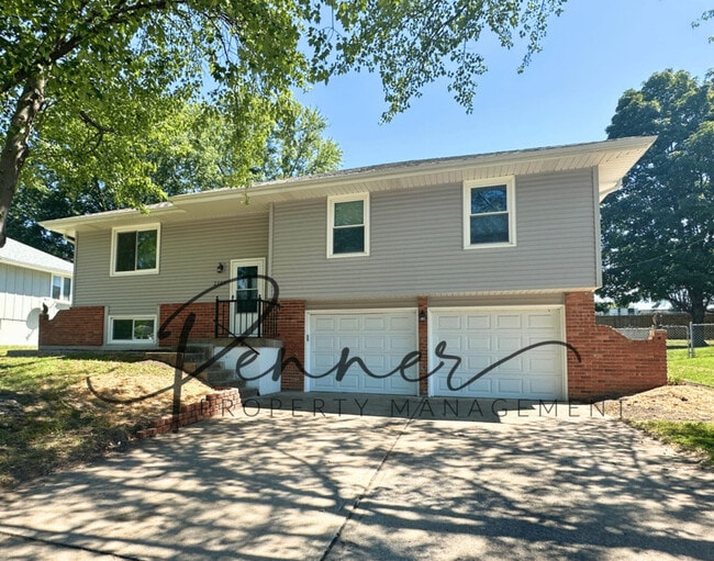 Primary Photo - 2707 S Coachman Dr