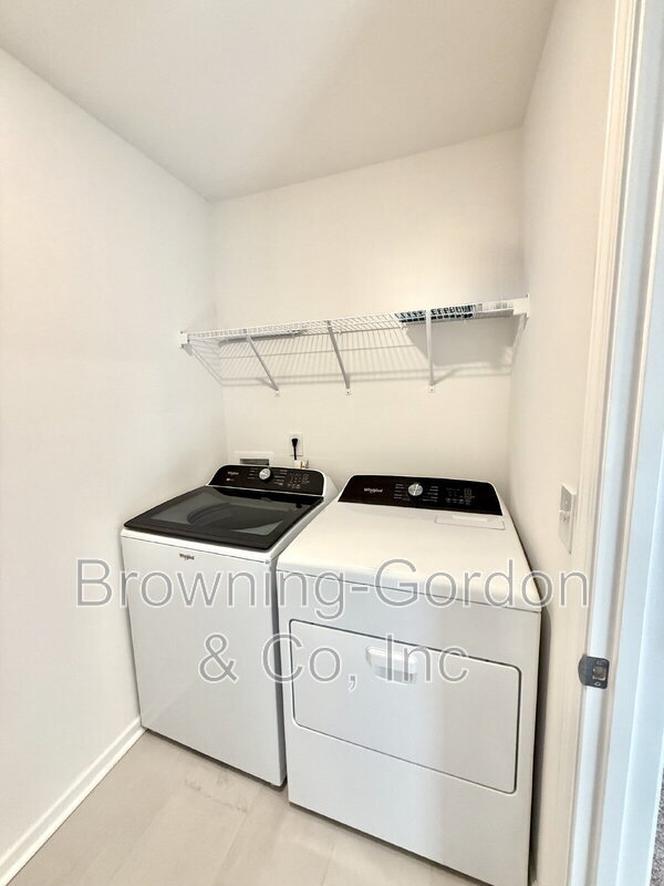 Building Photo - 106 Glacier Wy