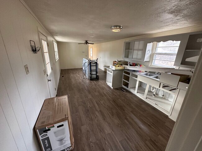 Building Photo - 120 Carson Dr