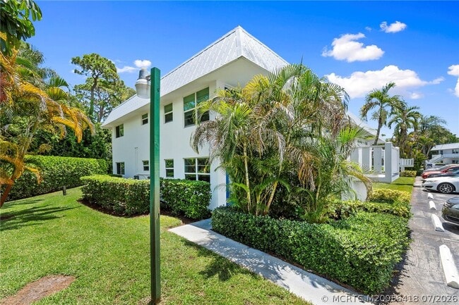 Building Photo - 2929 SE Ocean Blvd
